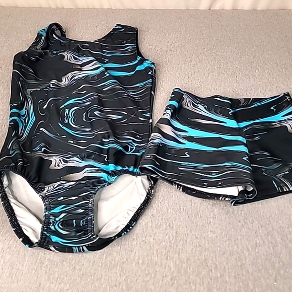 Girls black/blue Marbled Leotard/Shorts Dancina  Gymnastics Sz. 8 NWOT - Picture 1 of 3